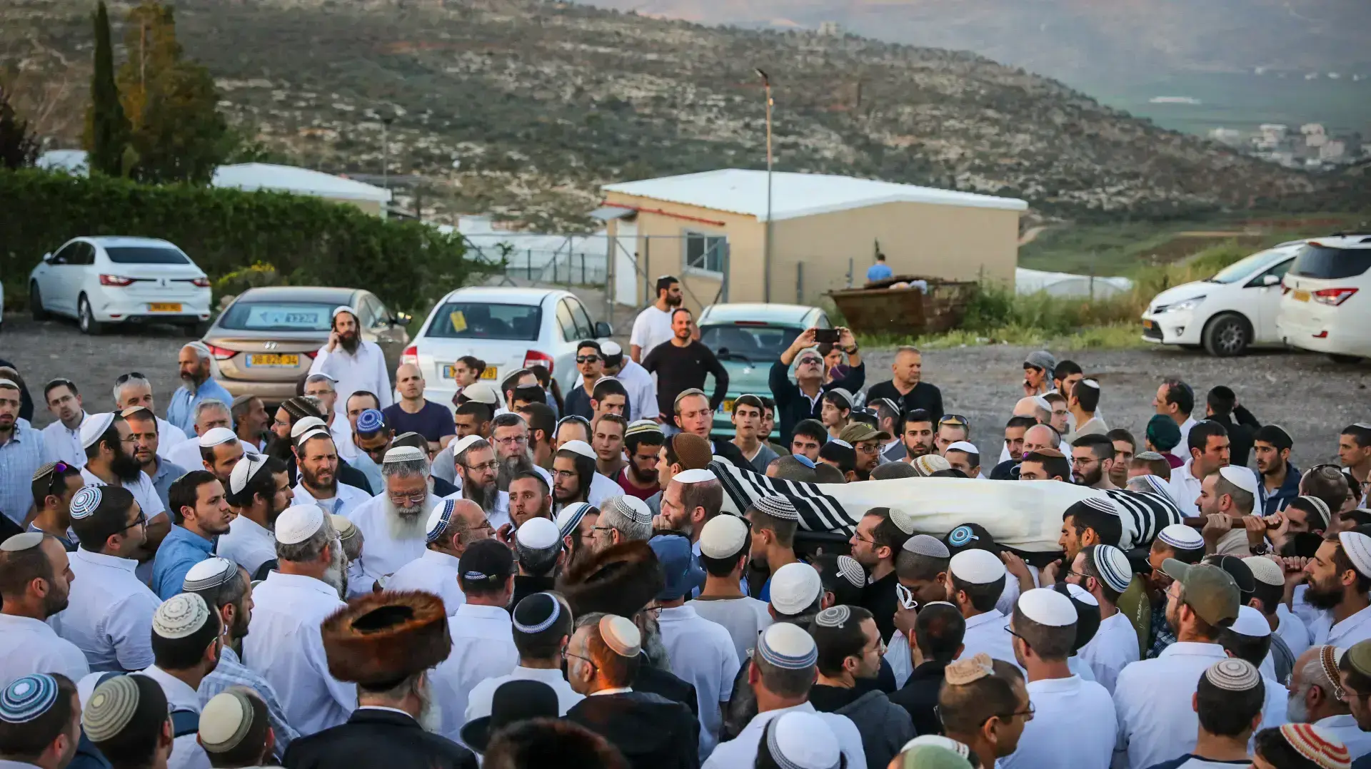 תא''ל אביחי רונצקי, הרב הצבאי הראשי לשעבר, מובא למנוחות, איתמר, 1 באפריל 2018