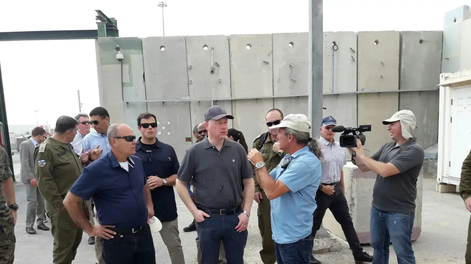 ראיון עם עמי שקד- מנהל מעבר כרם שלום; מלחמה כלכלית מהלב של המעבר העיקרי לעזה