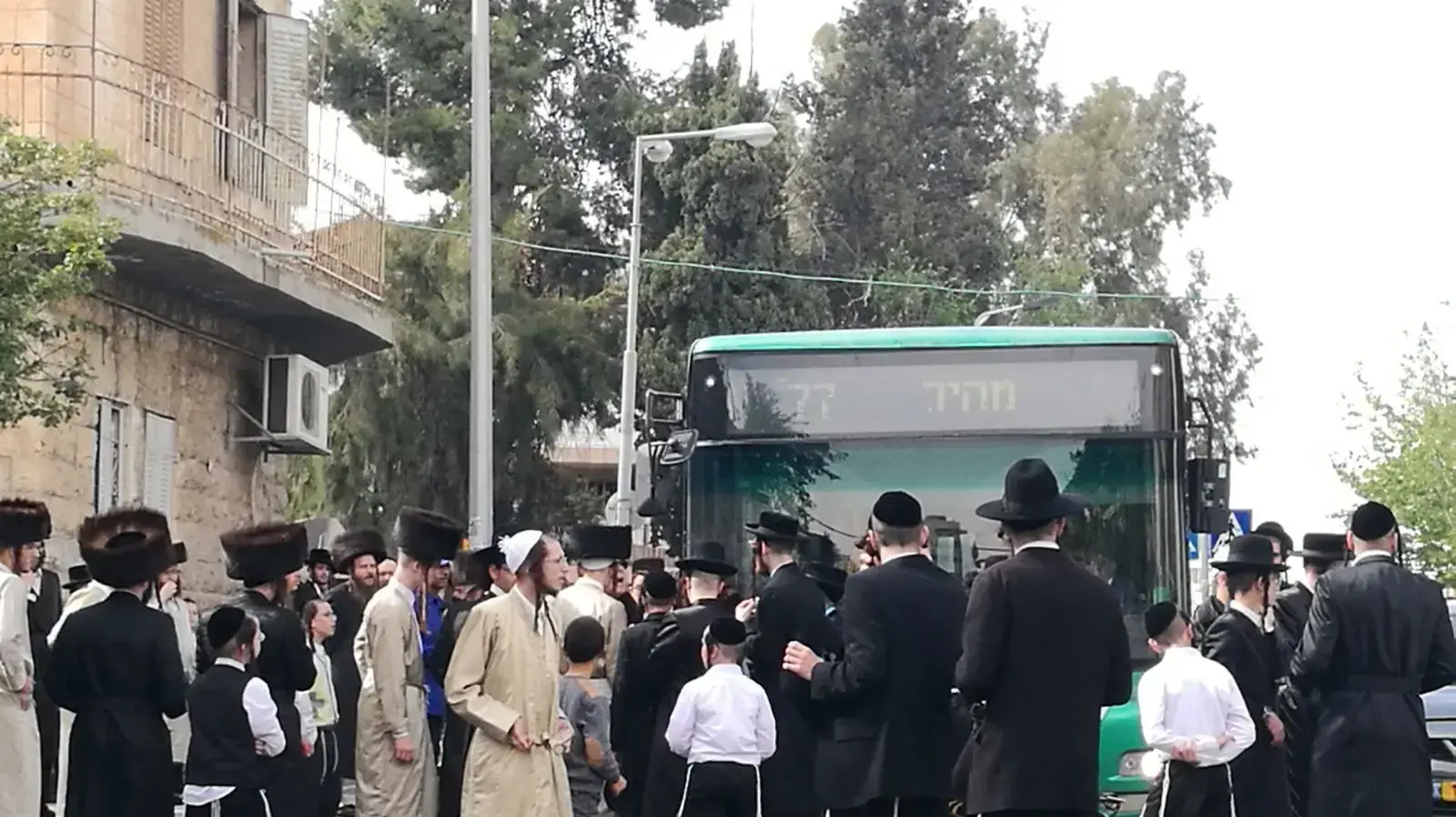 כמה מאות חרדים קיצוניים מפגינים במספר מוקדים: כיכר השבת, בר אילן ושבטי ישראל ובית שמש - נהר הירדן, 3 באפריל 2018 כמה מאות חרדים קיצוניים מפגינים במספר מוקדים: כיכר השבת, בר אילן ושבטי ישראל ובית שמש - נהר הירדן, 3 באפריל 2018
