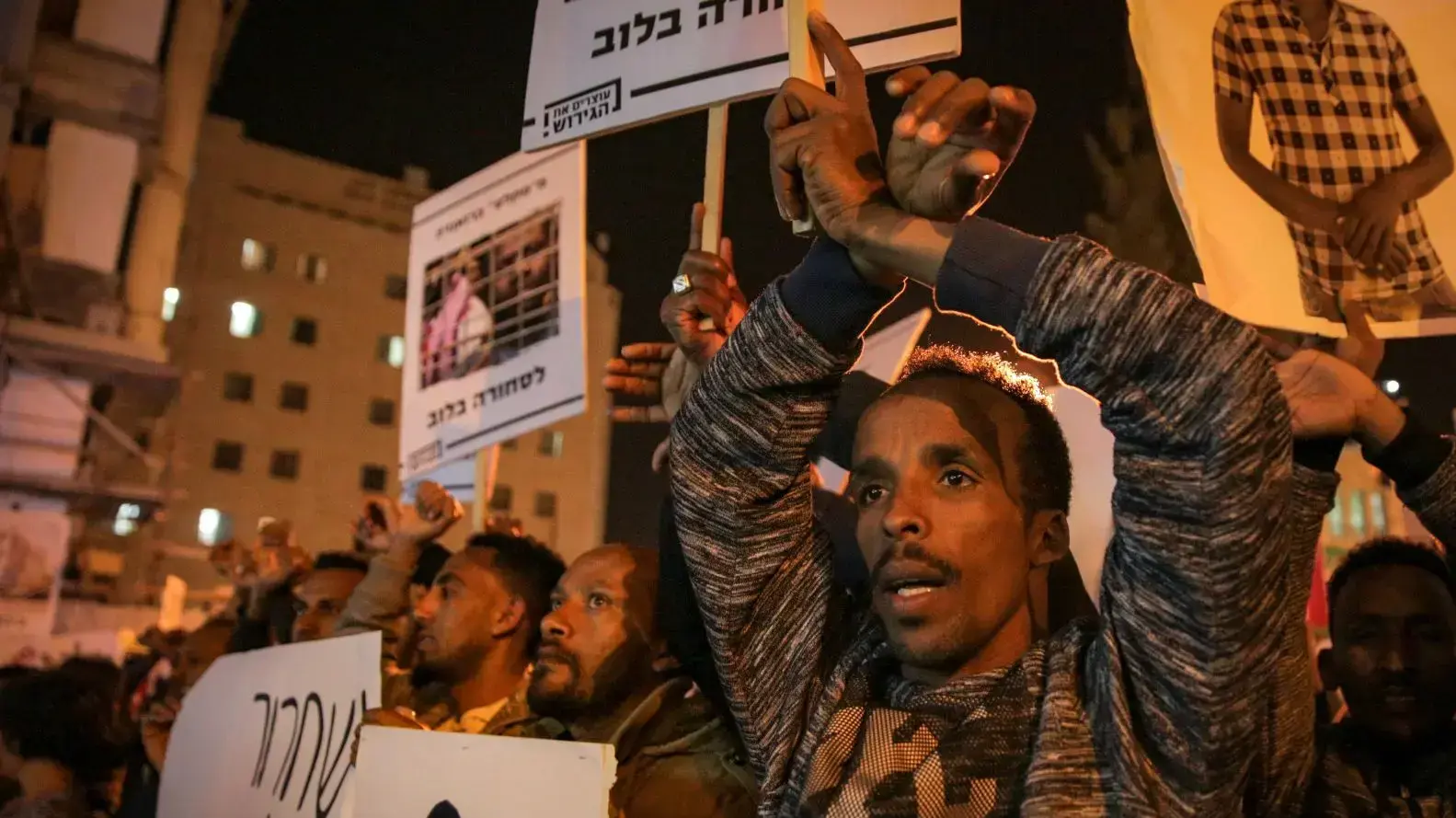 הפגנת המסתננים הערב בירושלים נגד מדיניות הממשלה בעניין גירושם 4 באפריל 2018 הפגנת המסתננים הערב בירושלים נגד מדיניות הממשלה בעניין גירושם 4 באפריל 2018