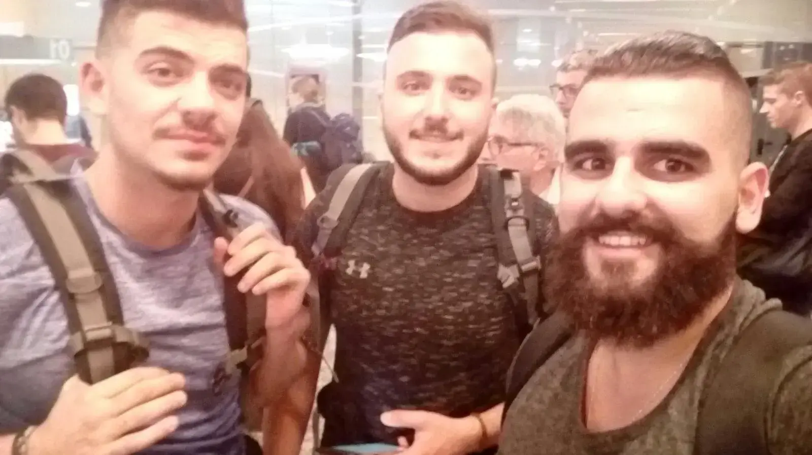 טל בר ההרוג במהלך הטיול בבוליביה יחד עם חבריו טל בר ההרוג במהלך הטיול בבוליביה יחד עם חבריו