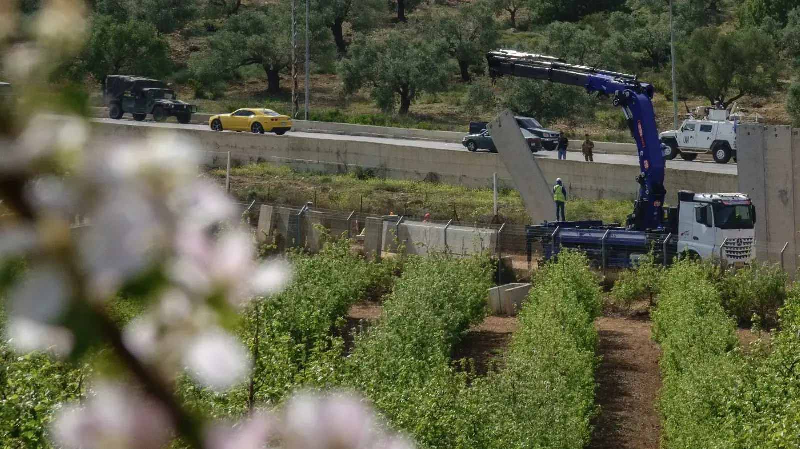 חידוש עבודות בנית החומה בגבול ישראל לבנון 8 באפריל 2018 חידוש עבודות בנית החומה בגבול ישראל לבנון 8 באפריל 2018