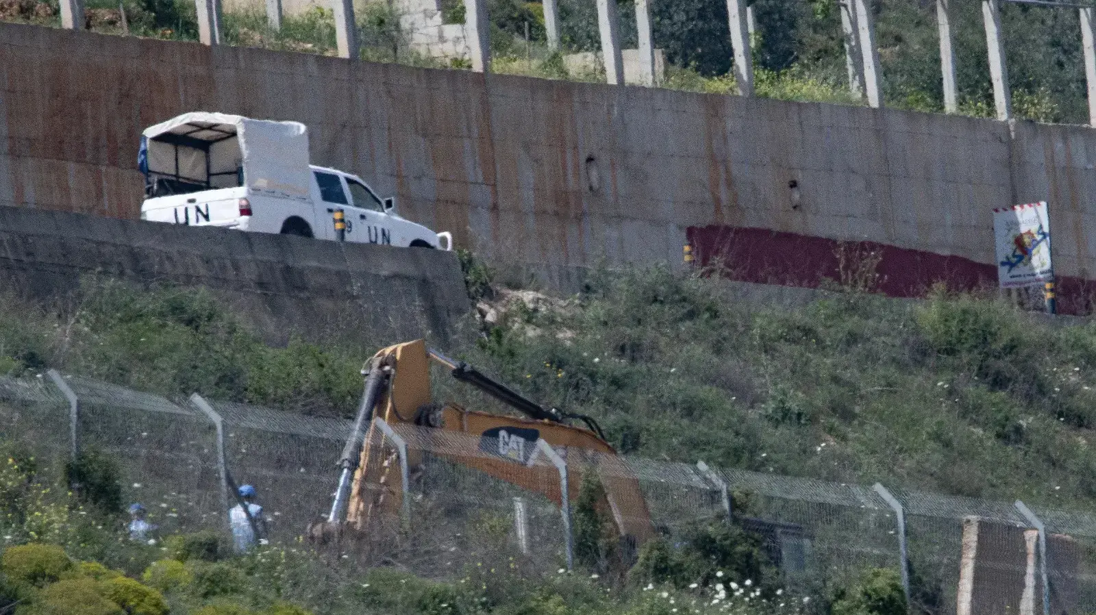 חידוש עבודות בנית החומה בגבול ישראל לבנון 8 באפריל 2018 חידוש עבודות בנית החומה בגבול ישראל לבנון 8 באפריל 2018