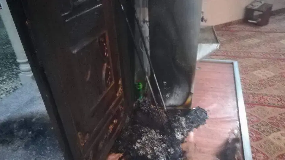 במסגד בכפר עקרבה ניסו להצית דלת במסגד בכפר עקרבה ניסו להצית דלת