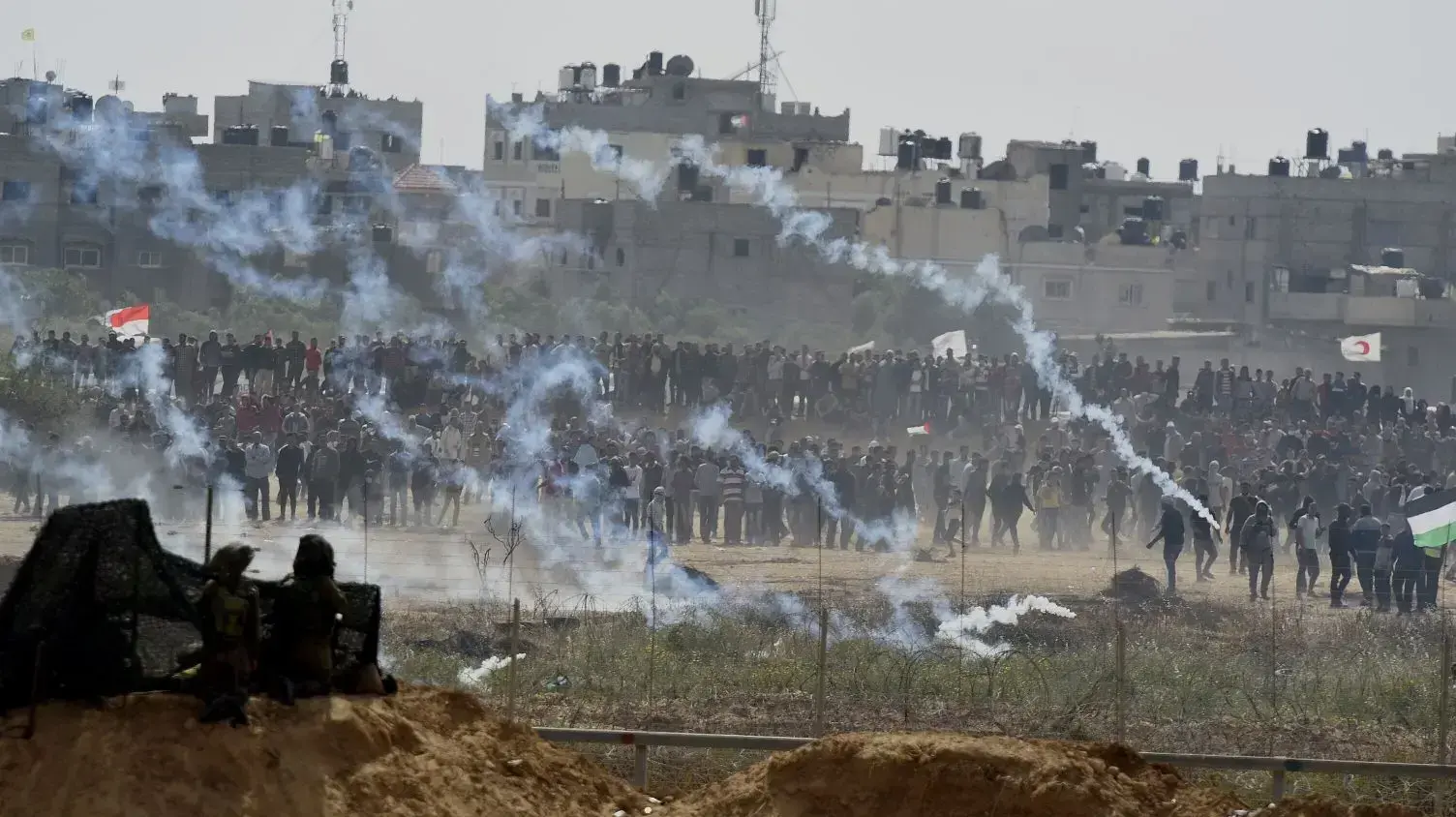 כוחות צה"ל בעימותים עם פלסטינים בגבול רצועת עזה. 13 באפריל 2018 כוחות צה"ל בעימותים עם פלסטינים בגבול רצועת עזה. 13 באפריל 2018