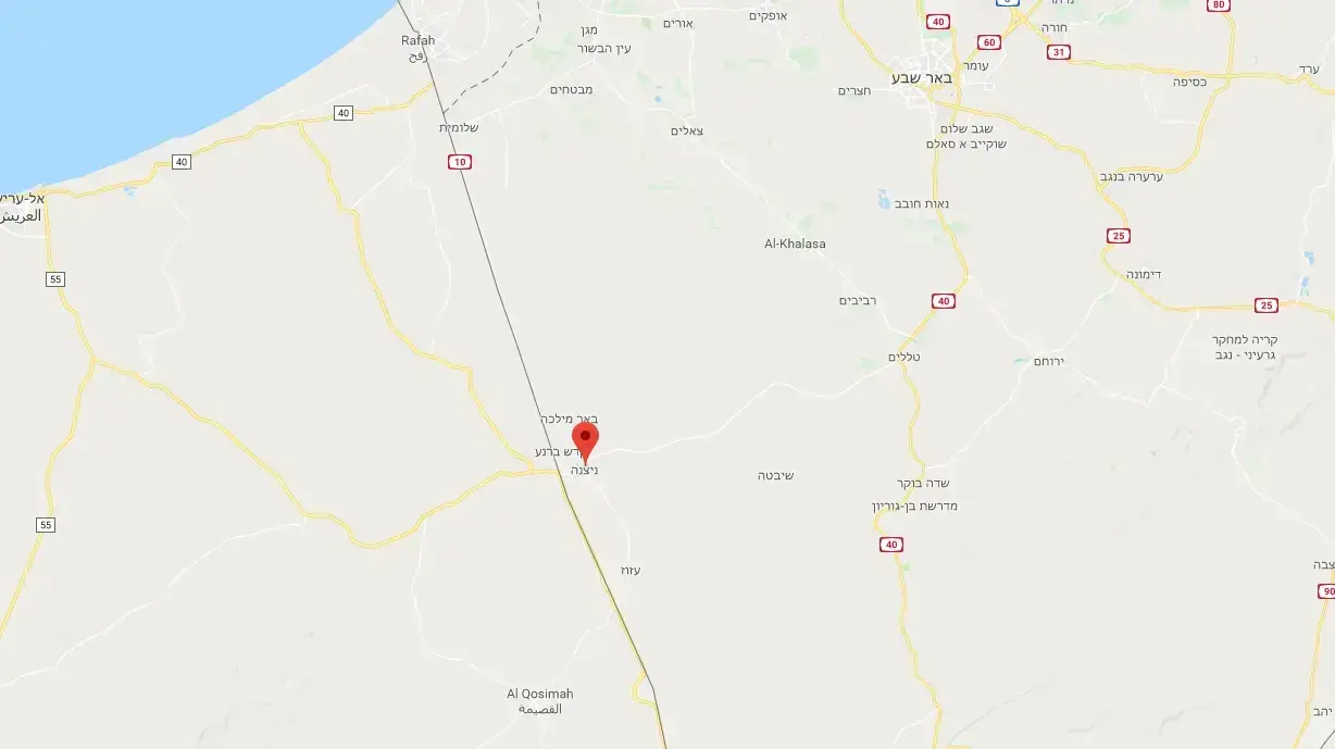 איזור התהפכות הטנק בו נהרג חייל ונפצעו 3 חיילים, ניצנה, 14 באפריל 2018 איזור התהפכות הטנק בו נהרג חייל ונפצעו 3 חיילים, ניצנה, 14 באפריל 2018