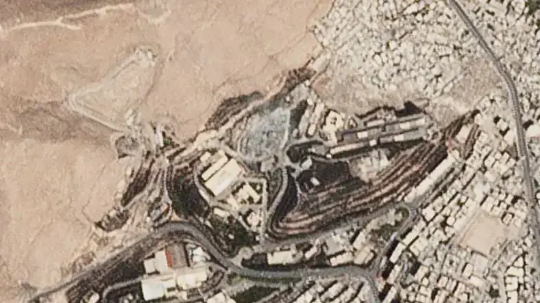 תיעוד תוצאות תקיפת מכון מחקר צבאי בבארזה, בקרבת דמשק אחרי המתקפה המשולבת של המערב, 14 באפריל 2018 תיעוד תוצאות תקיפת מכון מחקר צבאי בבארזה, בקרבת דמשק אחרי המתקפה המשולבת של המערב, 14 באפריל 2018
