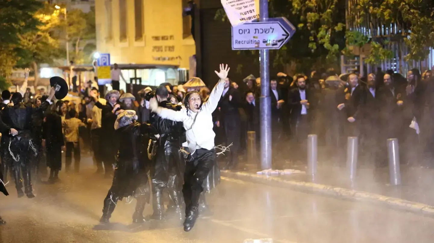 הפגנת חרדים נגד עריקת חיילת בירושלים הפגנת חרדים נגד עריקת חיילת בירושלים