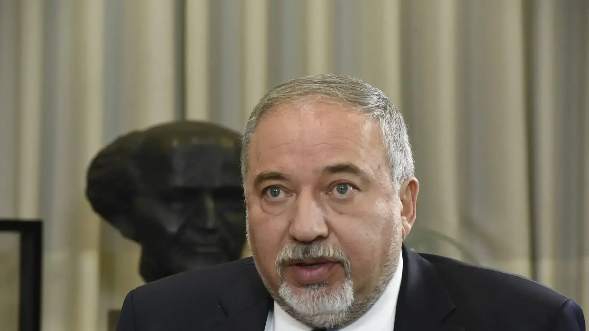 וואלה TALK הראיון המרכזי עם יעקב אילון ושר הבטחון אביגדור ליברמן 16 באפריל 2018 וואלה TALK הראיון המרכזי עם יעקב אילון ושר הבטחון אביגדור ליברמן 16 באפריל 2018