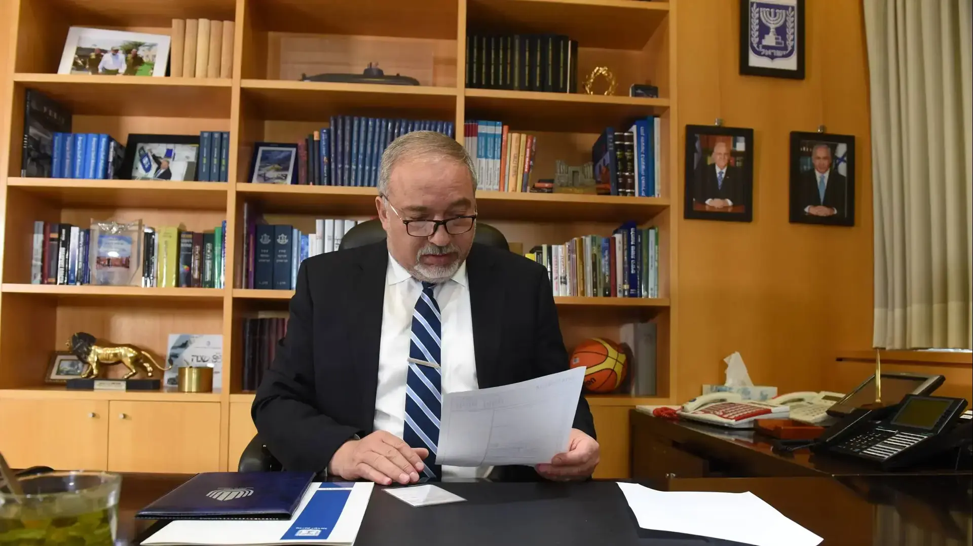 וואלה TALK הראיון המרכזי עם יעקב אילון ושר הבטחון אביגדור ליברמן 16 באפריל 2018
