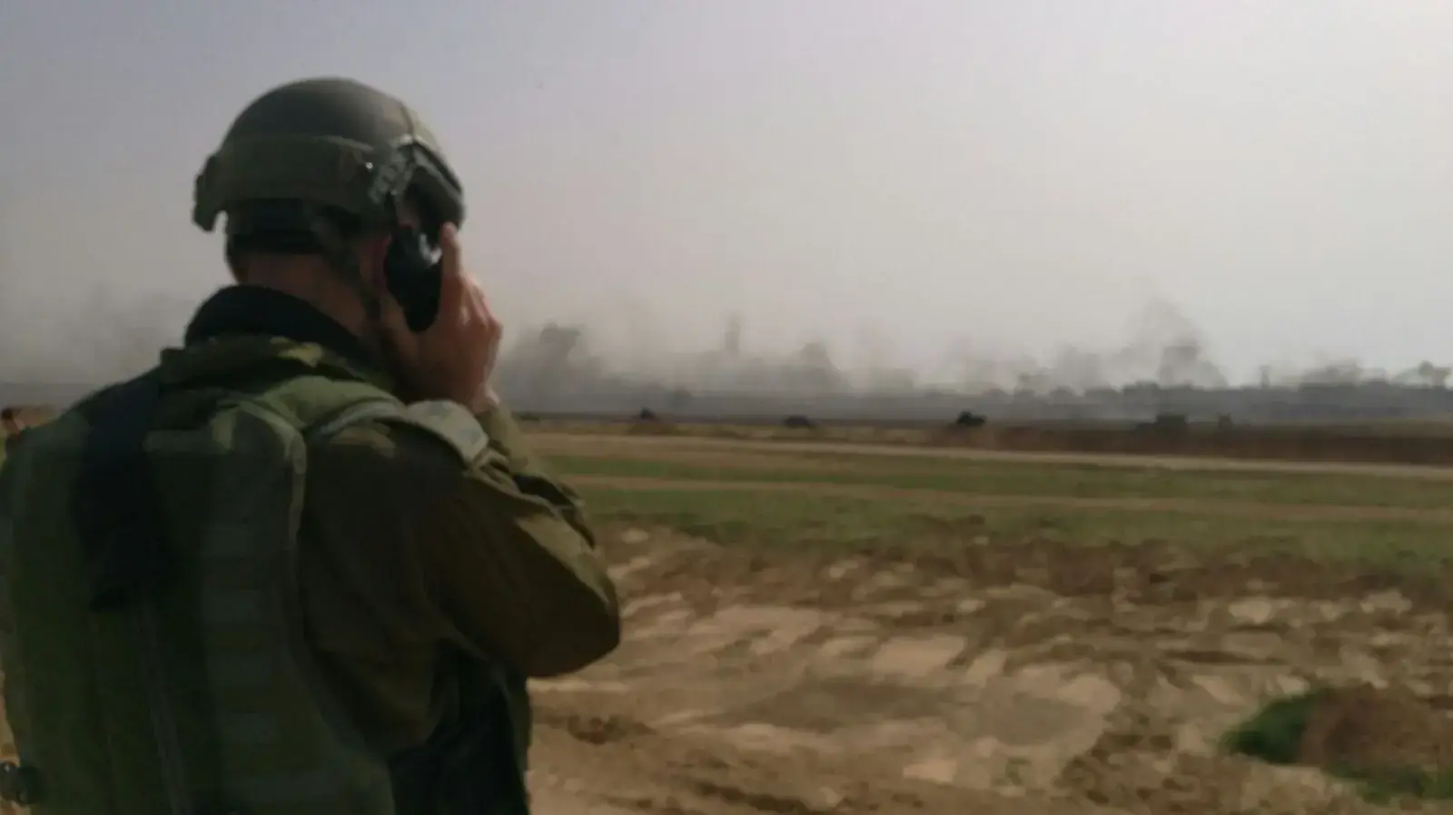 מפקד החטיבה הדרומית אלוף-משנה קובי הלר על רקע הגבול הפלסטיני באפריל 2018 מפקד החטיבה הדרומית אלוף-משנה קובי הלר על רקע הגבול הפלסטיני באפריל 2018