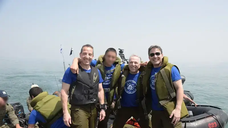 במסגרת אירועי 70 שנה למדינת ישראל, נערכו מפגני צניחה במספר מוקדים ברחבי הארץ במסגרת אירועי 70 שנה למדינת ישראל, נערכו מפגני צניחה במספר מוקדים ברחבי הארץ