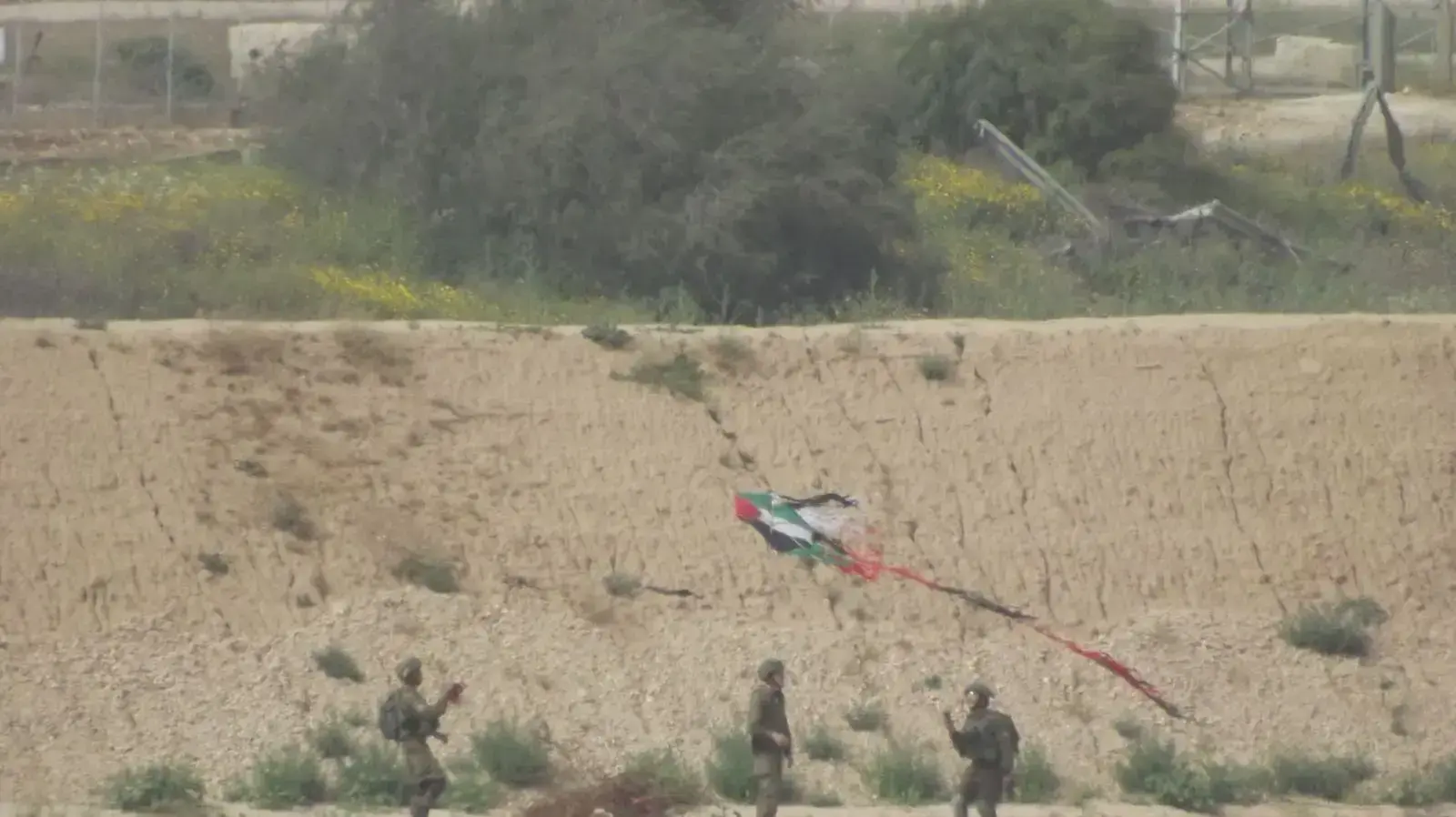 צה"ל הציב מרכיבי מיגון ללוחמים מול מוקדי ההפגנות גבול רצועת עזה צה"ל הציב מרכיבי מיגון ללוחמים מול מוקדי ההפגנות גבול רצועת עזה