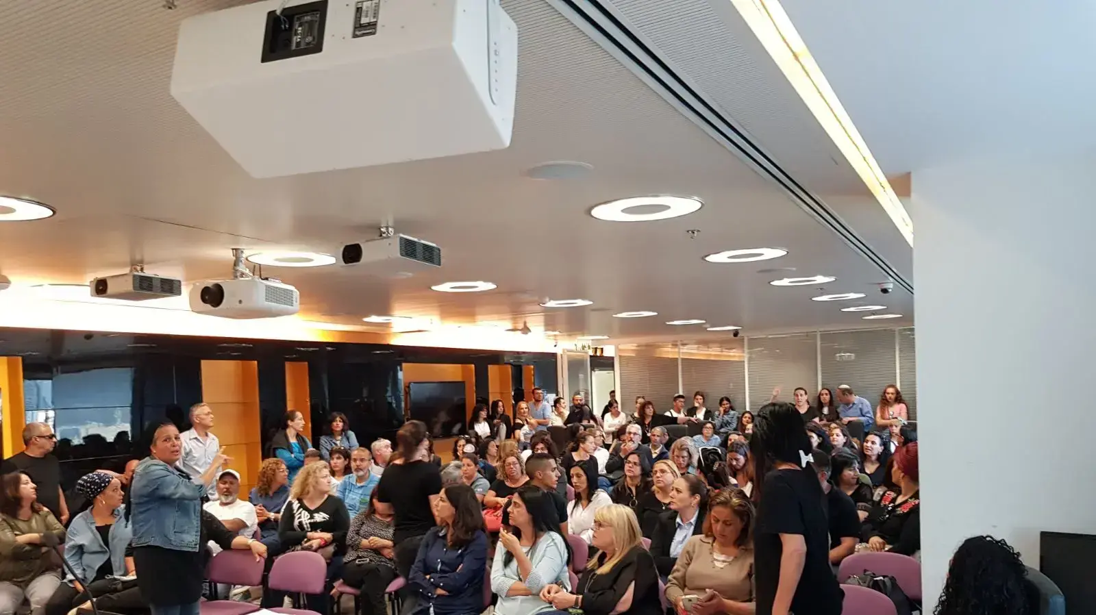 מפגש מחאה של הורי התלמידים בבית הספר צייטלין בתל אביב נגד פיטורי המנהל, אפריל 2018