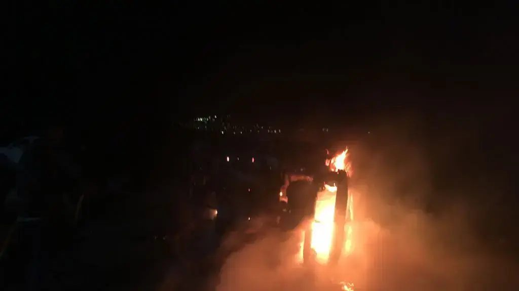מכוניות שהוצתו ונשרפו בכפר איכסאל שבצפון. 25 באפריל 2018 מכוניות שהוצתו ונשרפו בכפר איכסאל שבצפון. 25 באפריל 2018