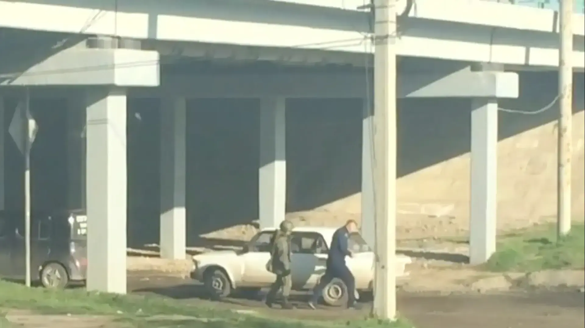 מחסום בדרך לבסיס צבאי בדרום רוסיה, אפריל 2018 מחסום בדרך לבסיס צבאי בדרום רוסיה, אפריל 2018