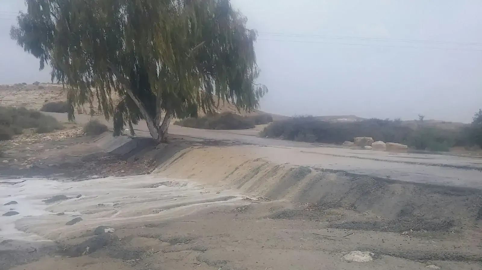 הצפה בגשר אריה, ליד פארק גולדה בדרום, 25 באפריל 2018 הצפה בגשר אריה, ליד פארק גולדה בדרום, 25 באפריל 2018