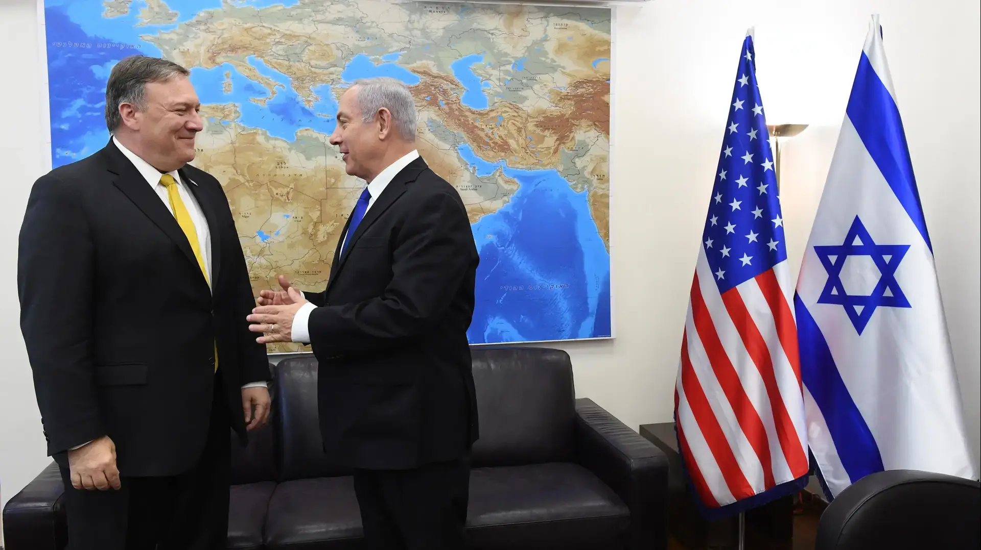ראש הממשלה בנימין נתניהו נפגש עם מזכיר המדינה האמריקני מייק פומפאו בקריה תל אביב ראש הממשלה בנימין נתניהו נפגש עם מזכיר המדינה האמריקני מייק פומפאו בקריה תל אביב