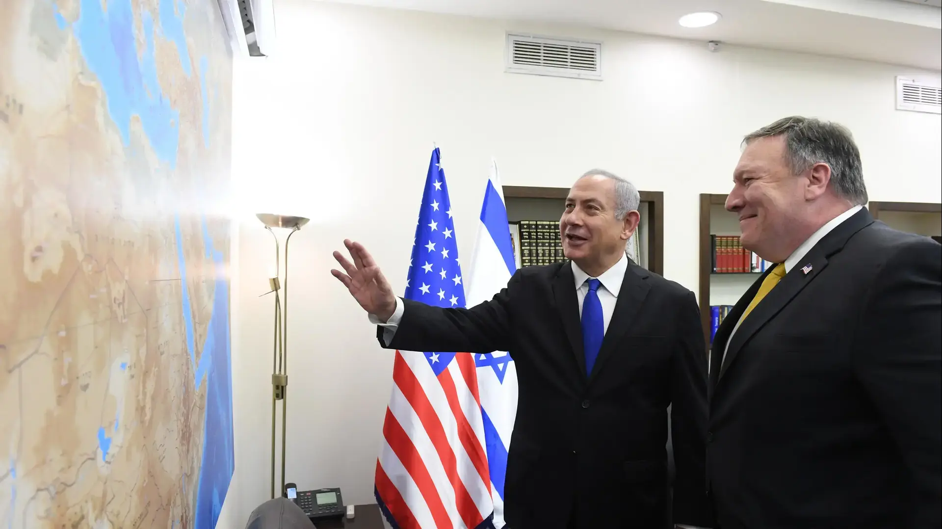 ראש הממשלה בנימין נתניהו נפגש עם מזכיר המדינה האמריקני מייק פומפאו בקריה תל אביב