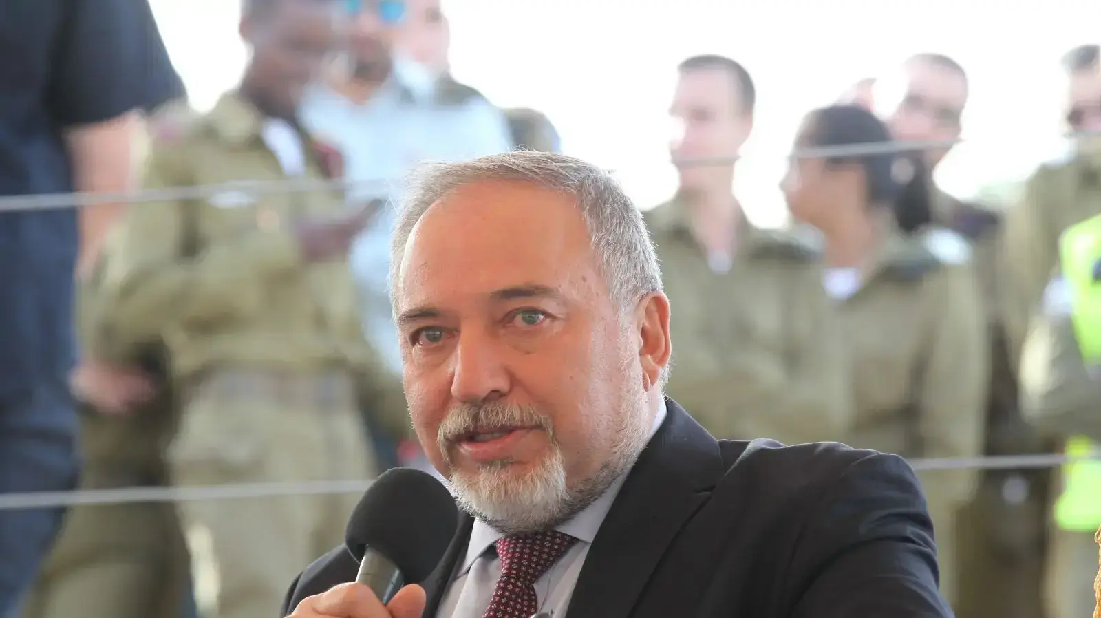 שר הביטחון אביגדור ליברמן בטקס החלפת מתאם הפעולות בשטחים שר הביטחון אביגדור ליברמן בטקס החלפת מתאם הפעולות בשטחים