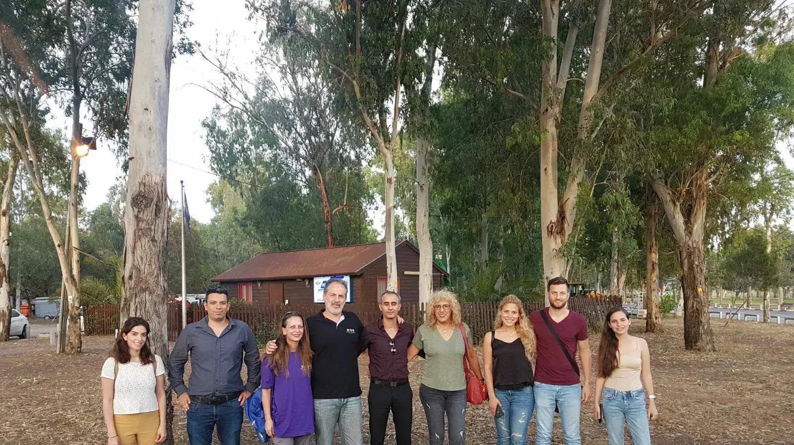 ראש עיריית רמת גן אביהו בן משה עם מתנדבים לסיורים למניעת השלכת בע"ח למדורות ל"ג בעומר. 2 במאי 2018 ראש עיריית רמת גן אביהו בן משה עם מתנדבים לסיורים למניעת השלכת בע"ח למדורות ל"ג בעומר. 2 במאי 2018