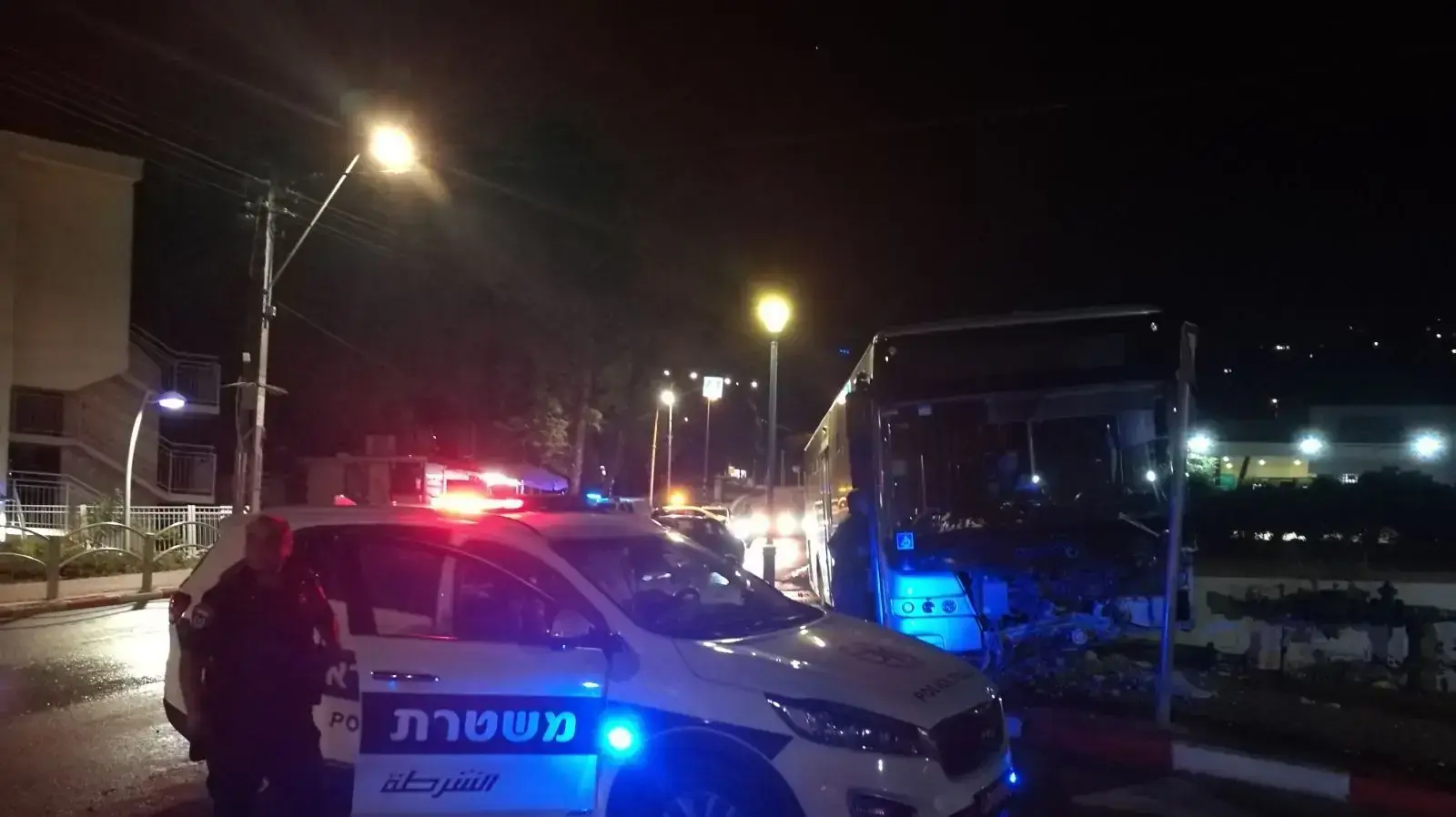 אוטובוס שהידרדר ופגע בקיר בעפולה לאחר שנהגו נדקר, 2 במאי 2018 אוטובוס שהידרדר ופגע בקיר בעפולה לאחר שנהגו נדקר, 2 במאי 2018