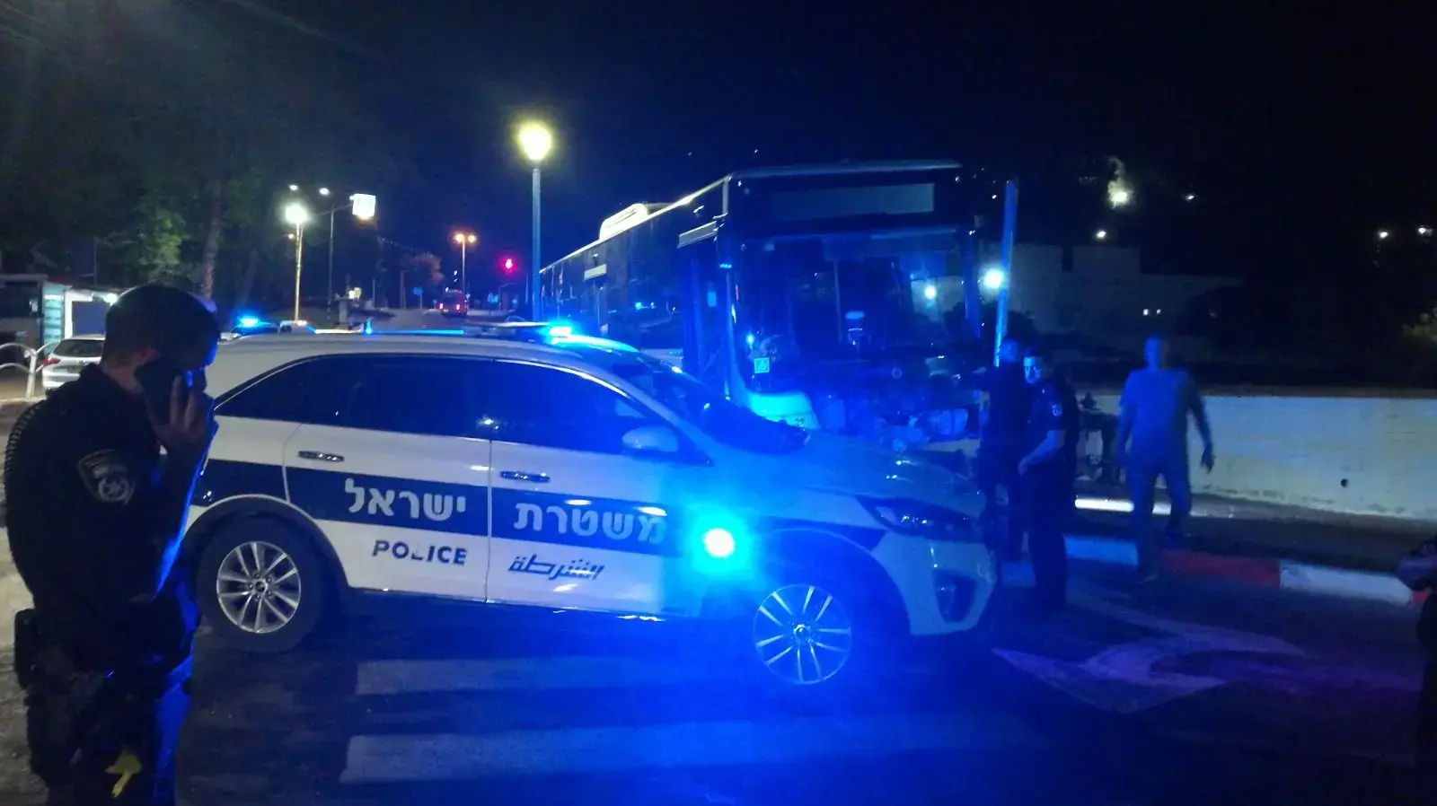 אוטובוס שהידרדר ופגע בקיר בעפולה לאחר שנהגו נדקר, 2 במאי 2018 אוטובוס שהידרדר ופגע בקיר בעפולה לאחר שנהגו נדקר, 2 במאי 2018