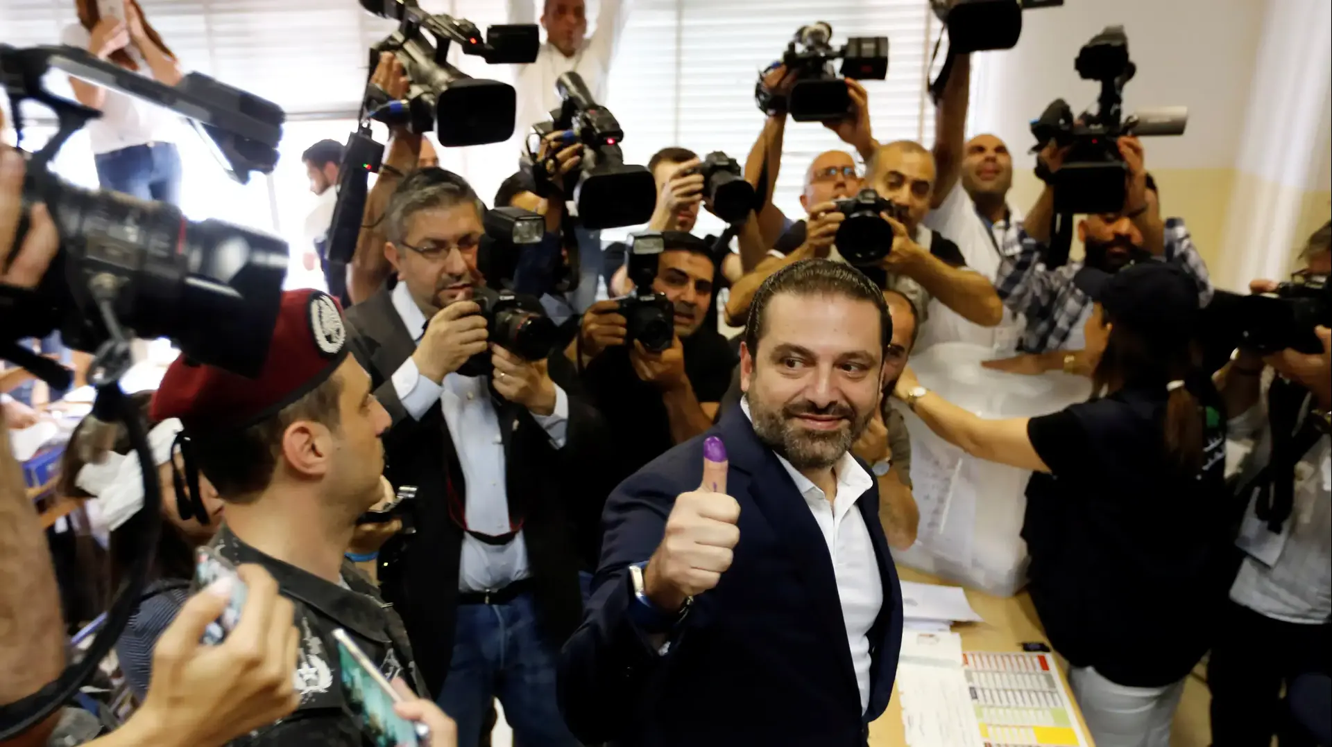 ראש ממשלת לבנון ומועמד לבחירות לפרלמנט סעד אל-חרירי מצביע במהלך הבחירות לפרלמנט בביירות 6 במאי 2018
ראש ממשלת לבנון ומועמד לבחירות לפרלמנט סעד אל-חרירי מצביע במהלך הבחירות לפרלמנט בביירות 6 במאי 2018