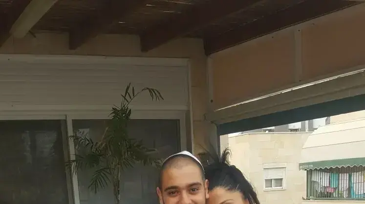 משפחת אזריה לאחר שחרורו של אלאור אזריה משפחת אזריה לאחר שחרורו של אלאור אזריה