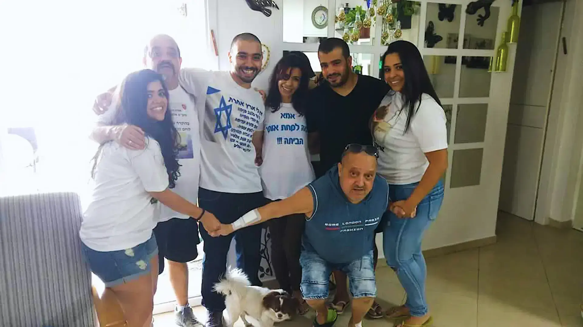 "סוף סוף בבית"
לאחר שריצה תשעה חודשי מאסר: 
אלאור אזריה שוחרר הבוקר מהכלא