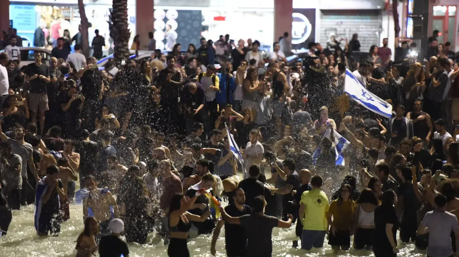 חגיגות ניצחון נטע ברזילי באירוויזיון ה-13 במאי 2018 חגיגות ניצחון נטע ברזילי באירוויזיון ה-13 במאי 2018
