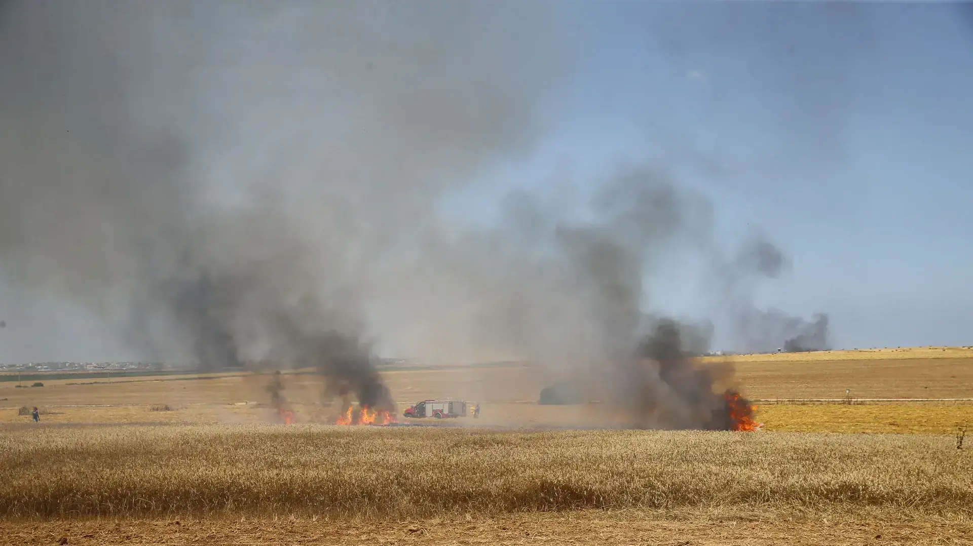 שריפה ליד קיבוץ מפלסים וכפר עזה, 14 במאי 218 שריפה ליד קיבוץ מפלסים וכפר עזה, 14 במאי 218