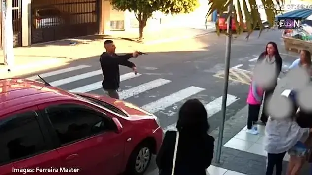 שוטרת יורה בשודד ברחוב בברזיל שוטרת יורה בשודד ברחוב בברזיל