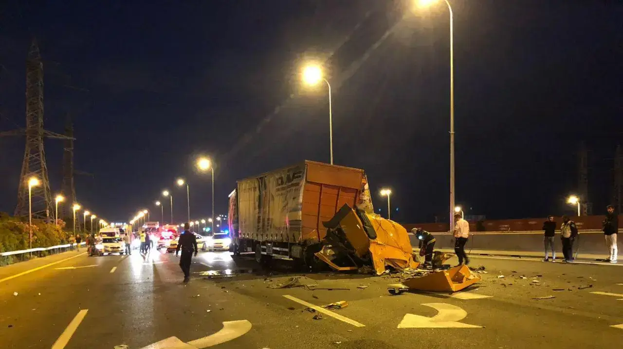 תאונת דרכים בנתיבי איילון ליד הרצליה תאונת דרכים בנתיבי איילון ליד הרצליה