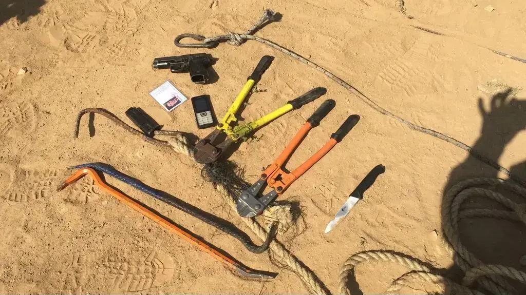 הממצאים שנתפסו מזירת האירוע המחבלים, 15 במאי 2018 הממצאים שנתפסו מזירת האירוע המחבלים, 15 במאי 2018