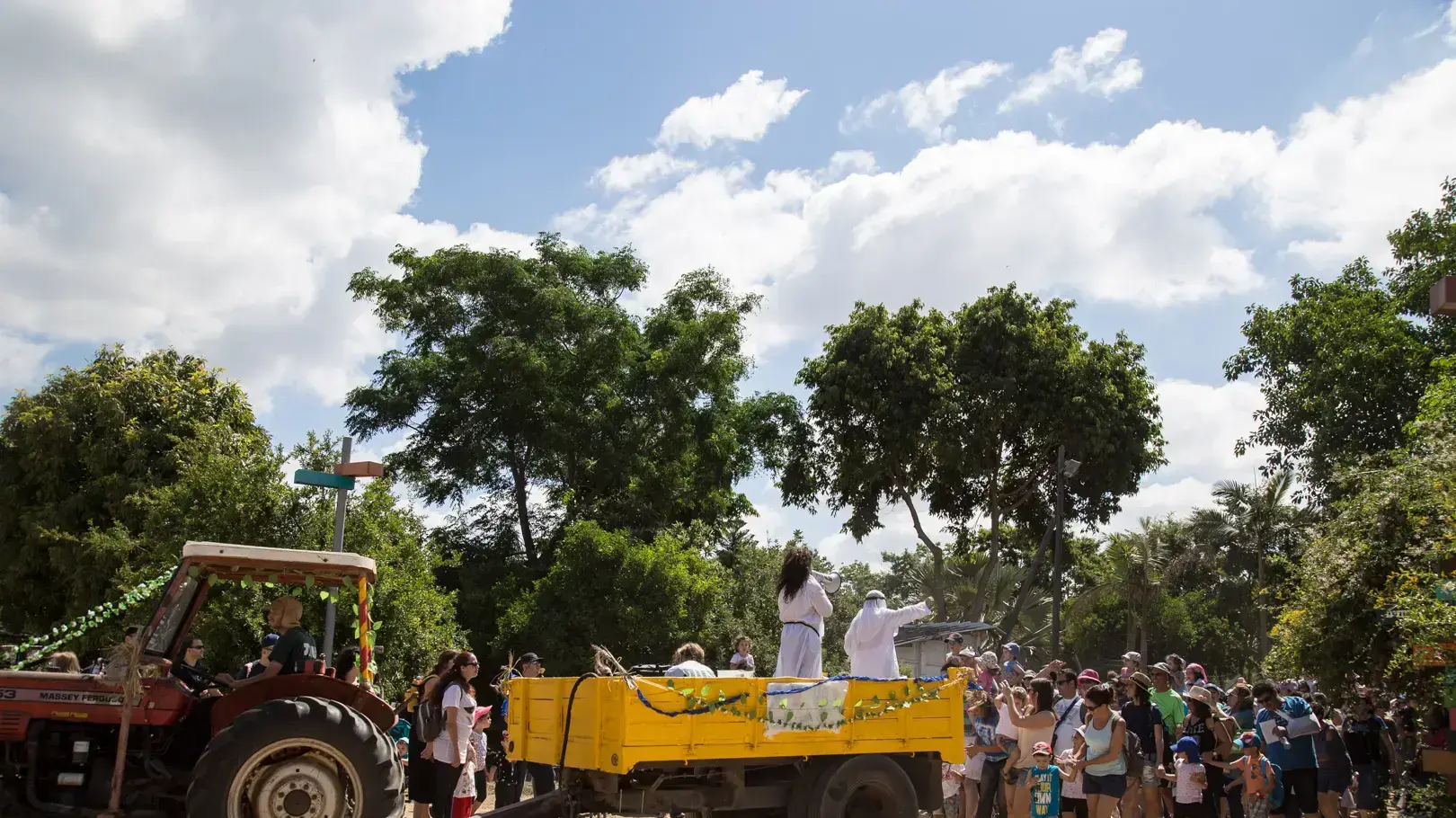 שבועות בחווה בתל אביב שבועות בחווה בתל אביב