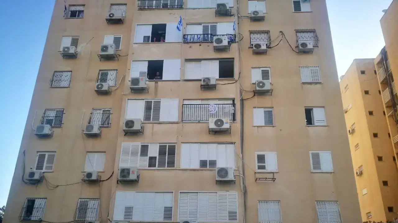 בניין מגורים ביפו שבו נרצחו שתי נשים בידי אחיהן, 17 במאי 2018 בניין מגורים ביפו שבו נרצחו שתי נשים בידי אחיהן, 17 במאי 2018