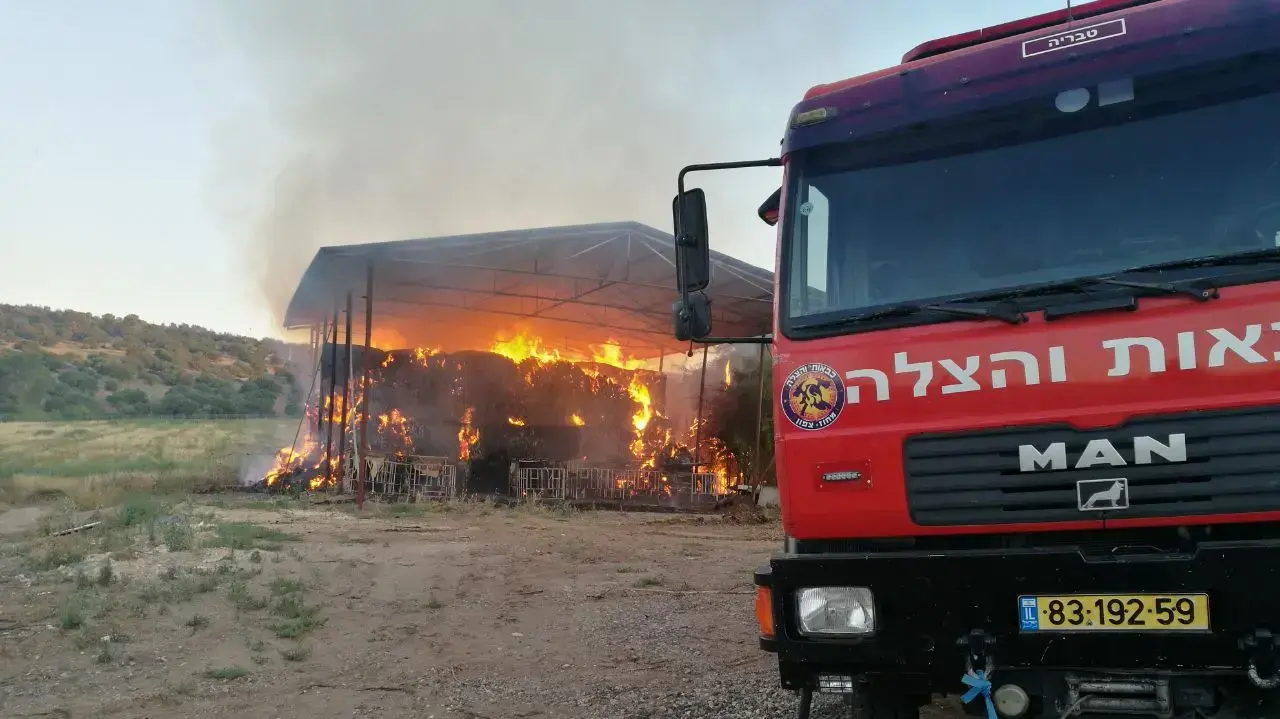 שריפה במתבן בכפר הנוער כדורי ב-17 במאי 2018 שריפה במתבן בכפר הנוער כדורי ב-17 במאי 2018