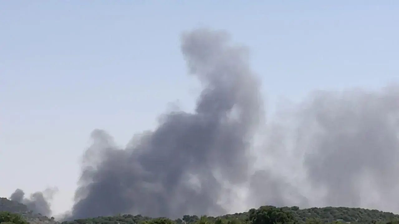 שריפת מגרש גרוטאות בכפר דבוריה שריפת מגרש גרוטאות בכפר דבוריה