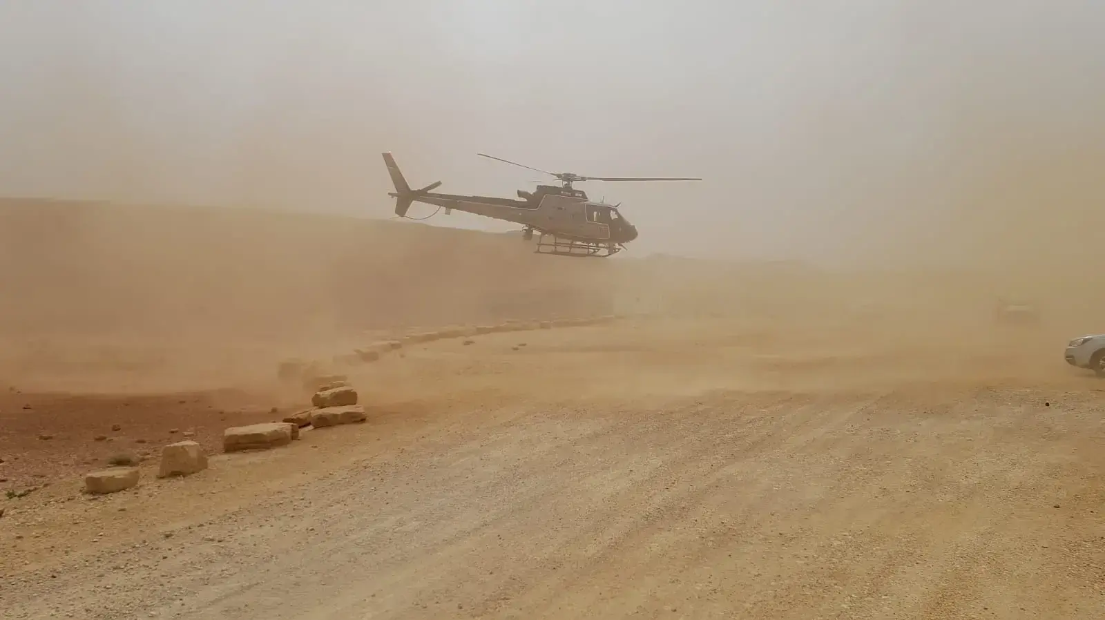 מקום הימצאותם של בני זוג מתל אביב בשנות ה-30 לחייהם, שתעו בדרכם ביום ראשון באזור פרסת נקרות בנגב
מקום הימצאותם של בני זוג מתל אביב בשנות ה-30 לחייהם, שתעו בדרכם ביום ראשון באזור פרסת נקרות בנגב