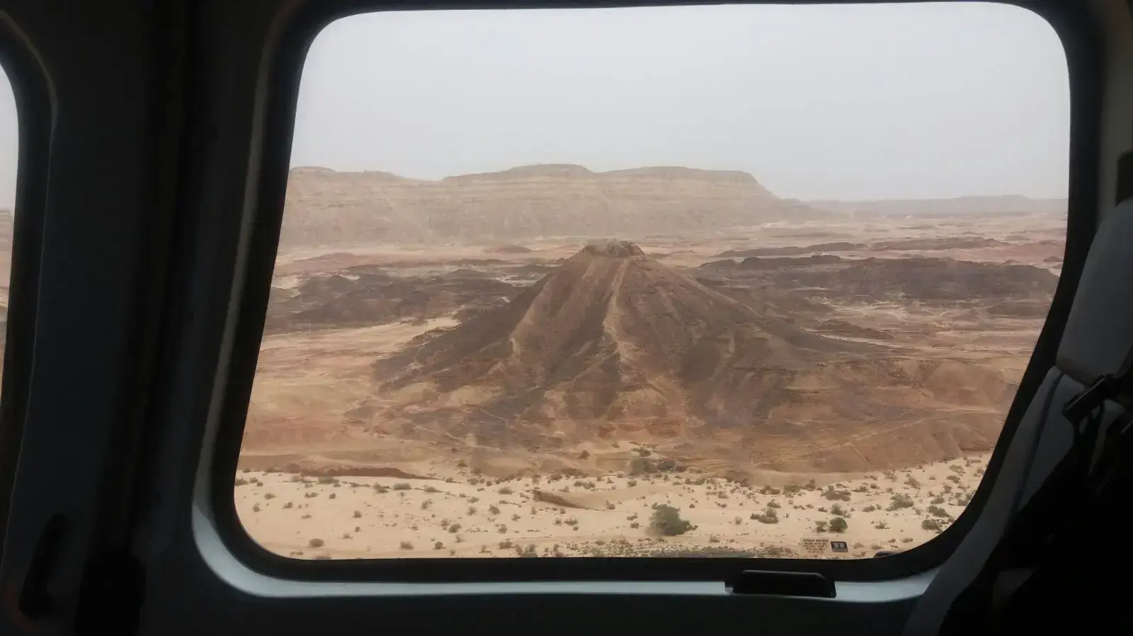 מקום הימצאותם של בני זוג מתל אביב בשנות ה-30 לחייהם, שתעו בדרכם ביום ראשון באזור פרסת נקרות בנגב
מקום הימצאותם של בני זוג מתל אביב בשנות ה-30 לחייהם, שתעו בדרכם ביום ראשון באזור פרסת נקרות בנגב