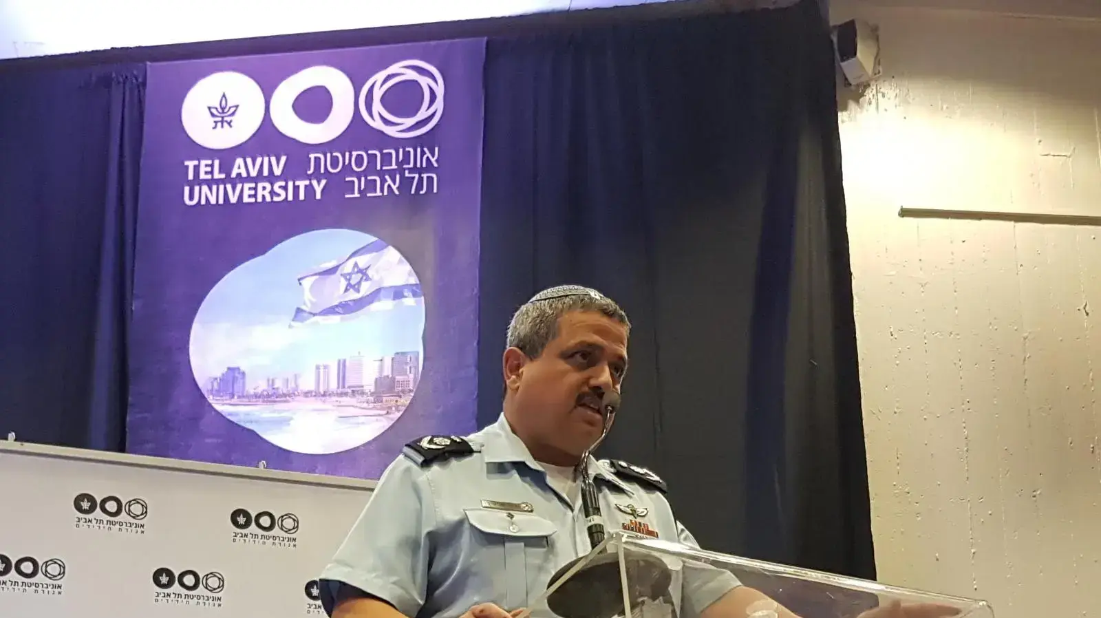 המפכ"ל רוני אלשיך, במועדון העסקי אקדמי של אגודת הידידים של אוניברסיטת תל אביב המפכ"ל רוני אלשיך, במועדון העסקי אקדמי של אגודת הידידים של אוניברסיטת תל אביב