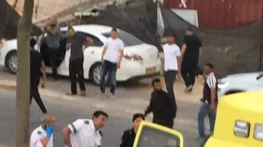 תקיפת שוטרים ברהט בעקבות רישום דוח תנועה. 25 במאי 2018 תקיפת שוטרים ברהט בעקבות רישום דוח תנועה. 25 במאי 2018