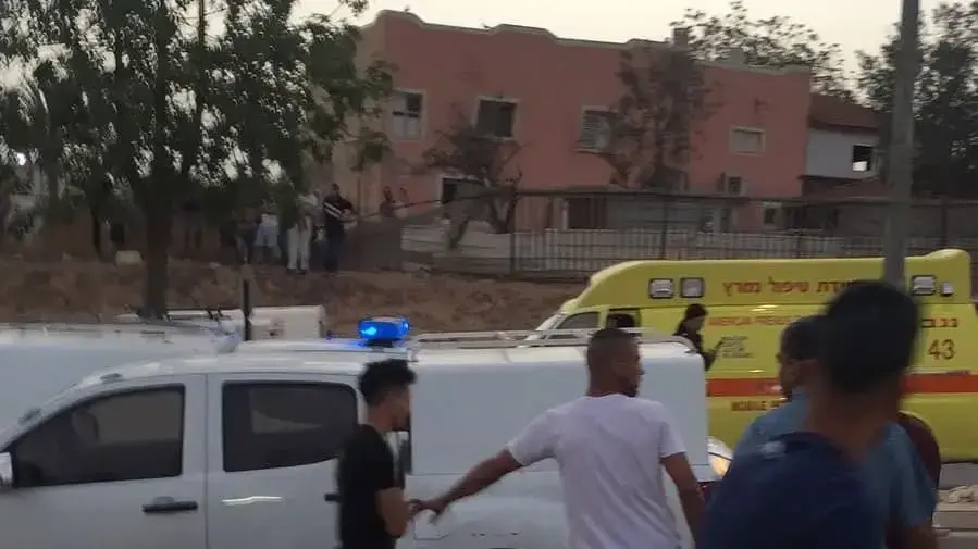 תקיפת שוטרים ברהט בעקבות רישום דוח תנועה. 25 במאי 2018 תקיפת שוטרים ברהט בעקבות רישום דוח תנועה. 25 במאי 2018