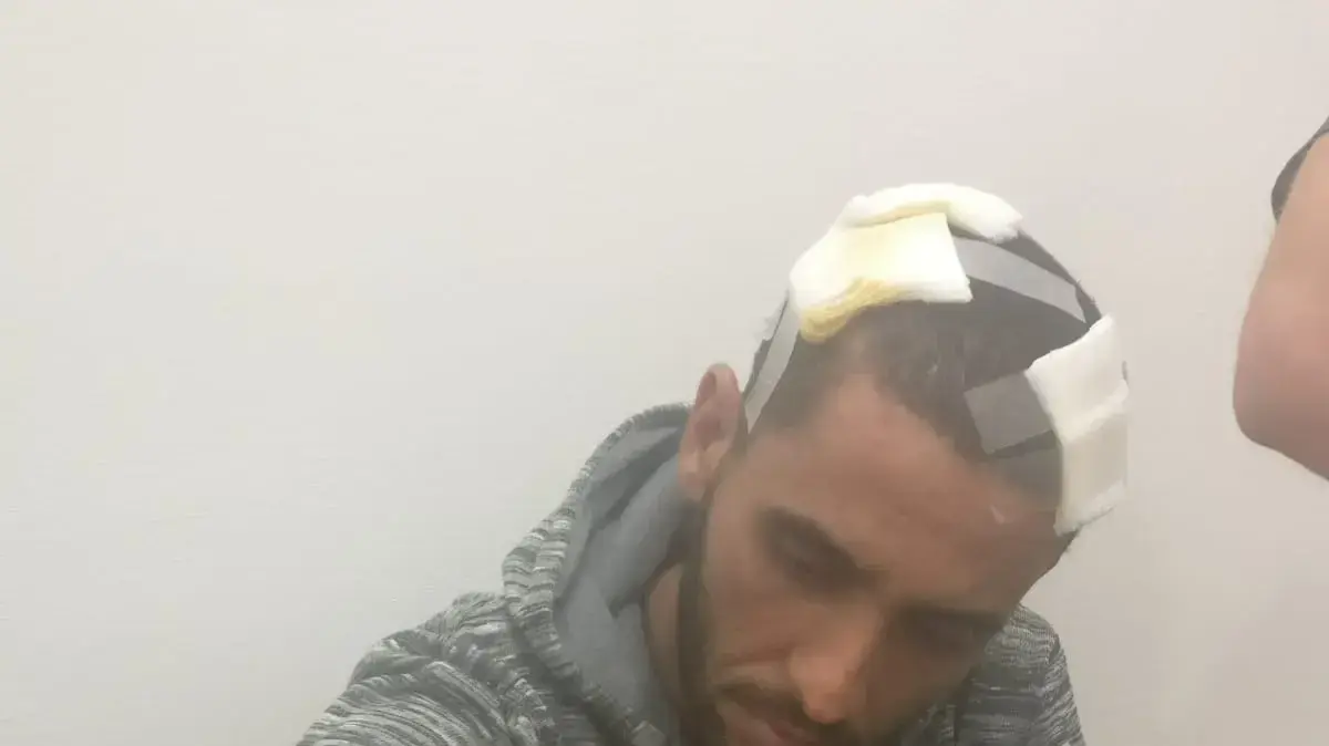 יוסף אל-עוברה החשוד בתקיפת שוטרים ברהט בדיון הארך מעצר ב-26 במאי 2018 יוסף אל-עוברה החשוד בתקיפת שוטרים ברהט בדיון הארך מעצר ב-26 במאי 2018