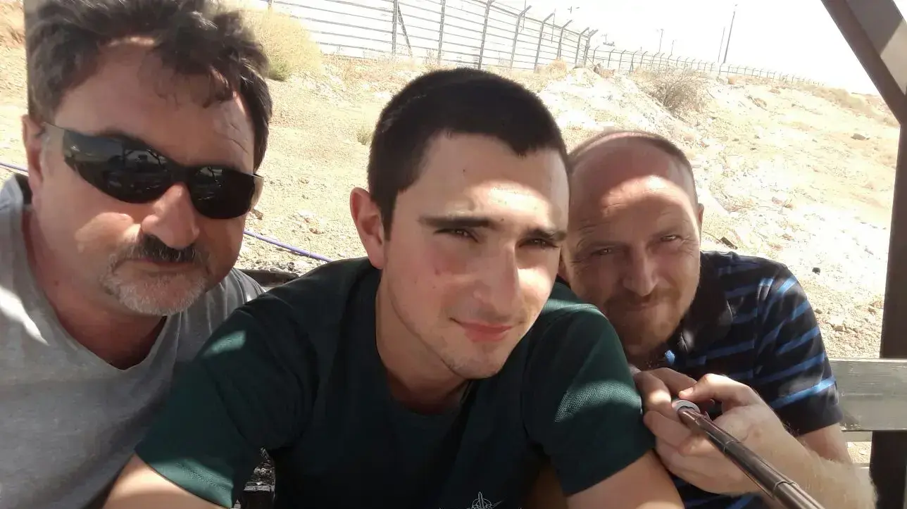 רונן לוברסקי ההרוג מיחידת דובדבן שנפגע בראשו מלוח שיש שהושלך לעברו במהלך פעילות מבצעית במחנה הפליטים אל עמארי סמוך לרמאללה רונן לוברסקי ההרוג מיחידת דובדבן שנפגע בראשו מלוח שיש שהושלך לעברו במהלך פעילות מבצעית במחנה הפליטים אל עמארי סמוך לרמאללה