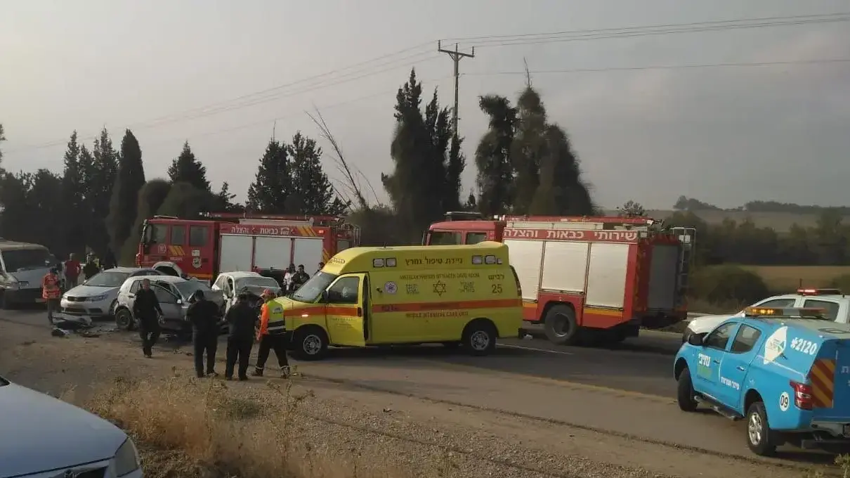 תאונת דרכים חזיתית בכביש 334 בין רוחמה לדורות שבה נהרגו שתי בנות 25, 29 במאי 2018 תאונת דרכים חזיתית בכביש 334 בין רוחמה לדורות שבה נהרגו שתי בנות 25, 29 במאי 2018