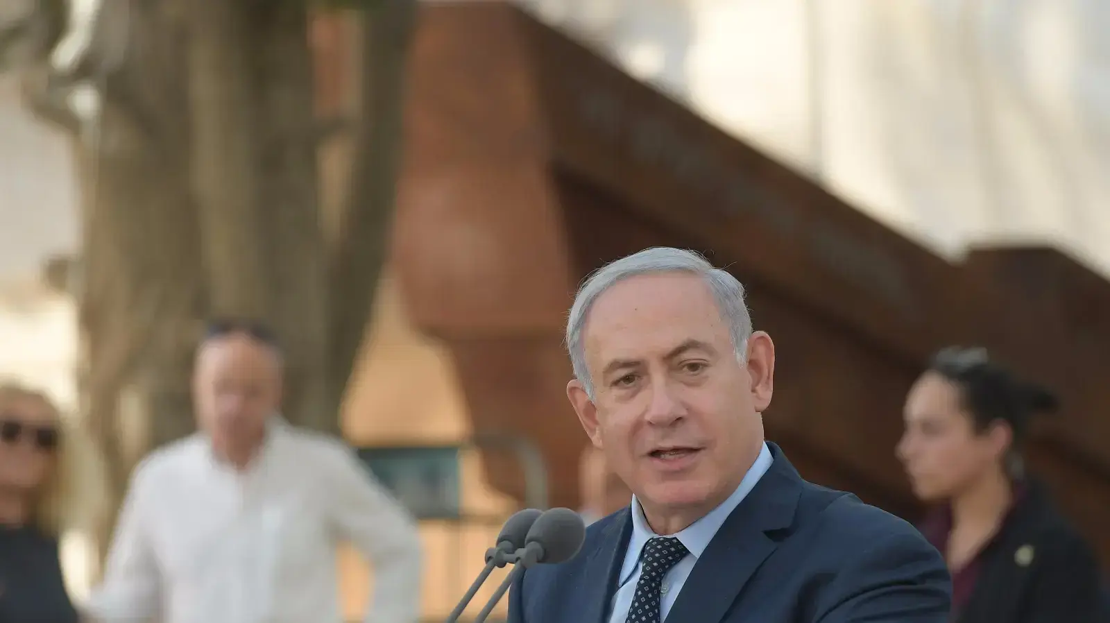 ראש הממשלה בטקס האזכרה לחללי האלטלנה, בית העלמין נחלת יצחק, תל אביב ראש הממשלה בטקס האזכרה לחללי האלטלנה, בית העלמין נחלת יצחק, תל אביב