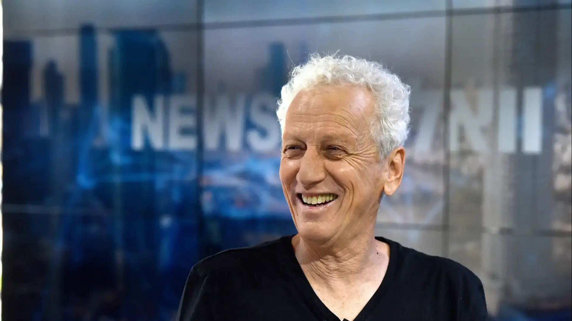מוני מושונוב באולפן וואלה!NEWS