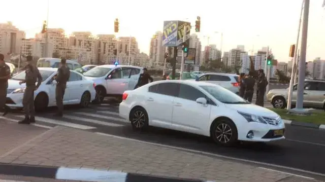 ניידת משטרה סמויה ניידת משטרה סמויה